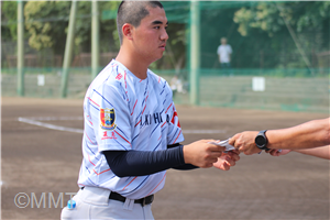 横浜高校 スーパー中学生→1年夏に「背番号6」、名門・横浜で成長を遂げた
